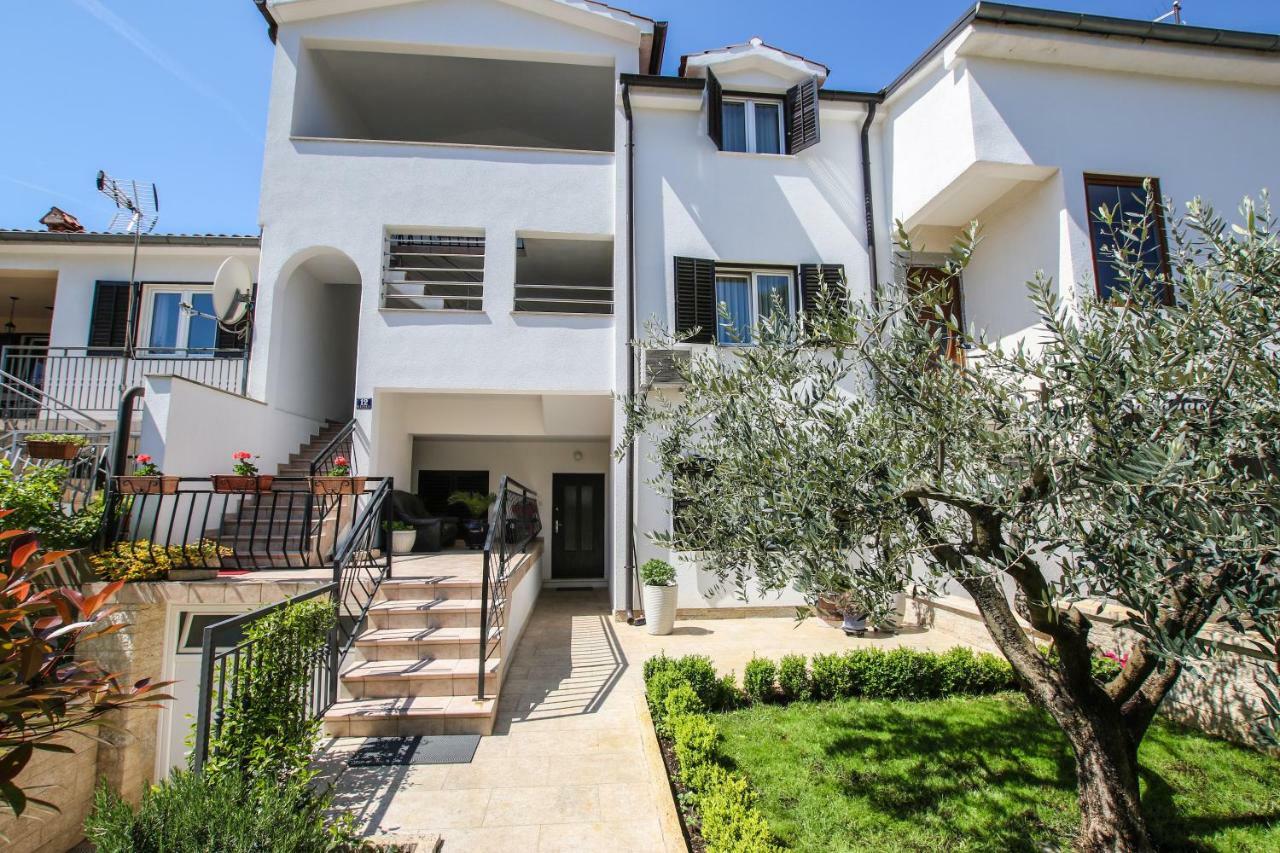 Apartmani Ljubica Porec Exterior photo
