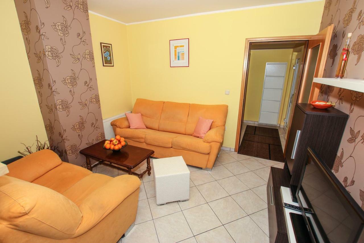 Apartmani Ljubica Porec Exterior photo